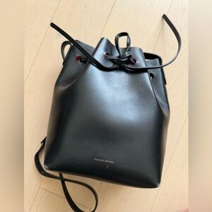 Mansur Gavriel Mini Bucket bag in Black/Flamma